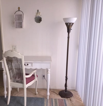 Furnished Room In Prime Location Wilshire/Montana Main Photo