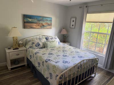 Beautiful Furnished Private Room & Bath All-Inclus Main Photo