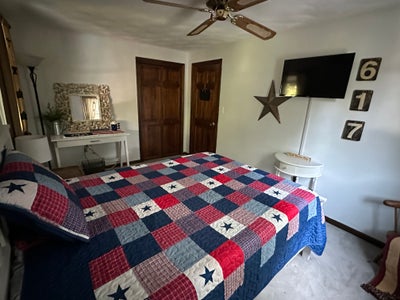 46 yo m first responder looking for roommate  Main Photo