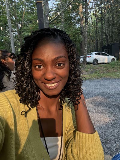28 year old Female seeks a large room Main Photo