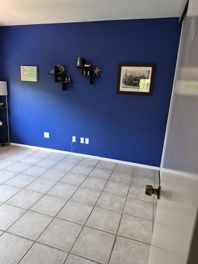 Mature roommate for room to rent Oceanside East.  Main Photo