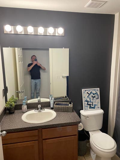 Fully Furnished upscale condo with garage Main Photo