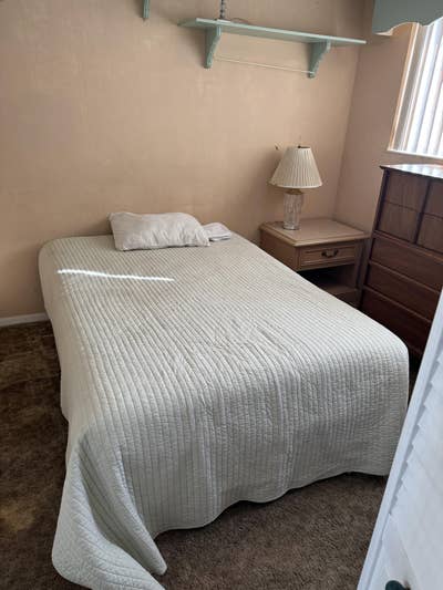 Cozy Room for rent in Family home Main Photo