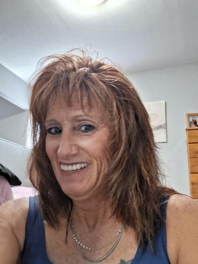 Professional Female seeks a small or large room Main Photo