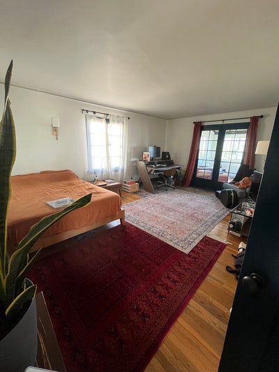 Beautiful Hollywood Hills Home:Short Term Sublease Main Photo