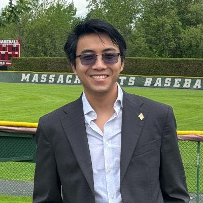 Professional Male seeks a small or large room Main Photo
