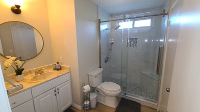 Comfort room  Main Photo