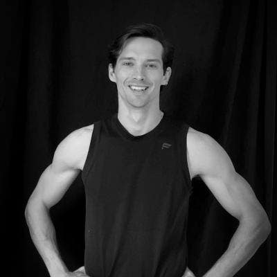 I'm a 38-year-old gay male working full-time ... Main Photo
