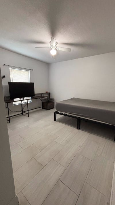 Live in Orlando  Blue Home Main Photo