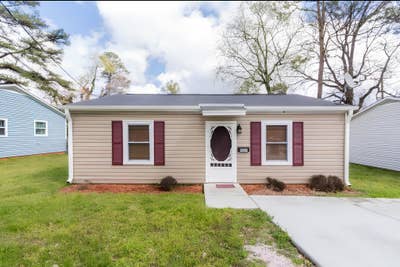 Thomasboro  Hoskins Home Main Photo