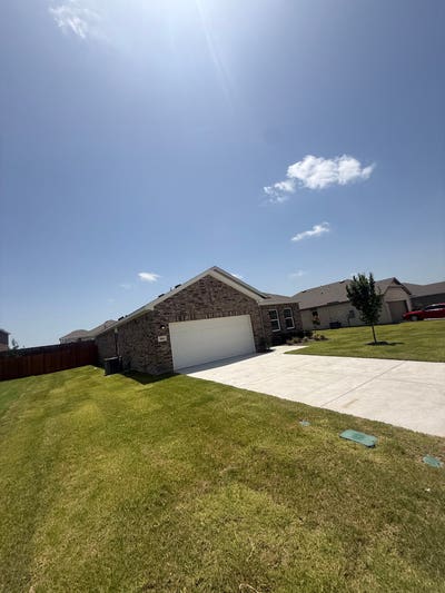 RENT A ROOM IN MY 4 BR house_ $mo_Available 0026! Main Photo