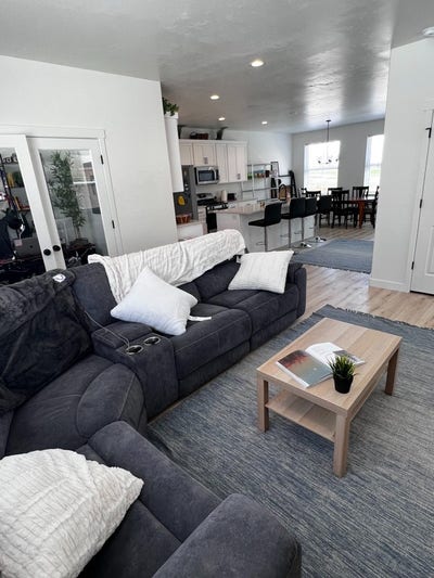 Large Private Room w Shared Bath Main Photo