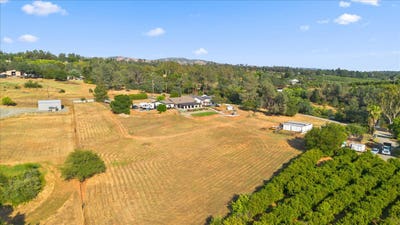 A 1bedbathsits on a 5 acre lot overlooking the val Main Photo
