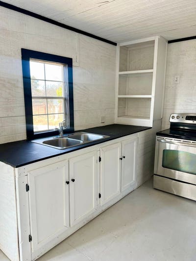 Charming Single Unit in Valley Mills | 1 Bed Bath  Main Photo