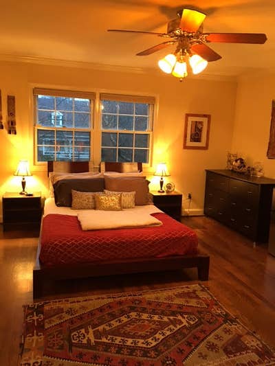 Room for Rent in Home Main Photo