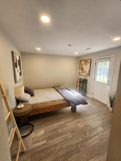 Private Bedroom + Private Bath + Private Entrance Main Photo