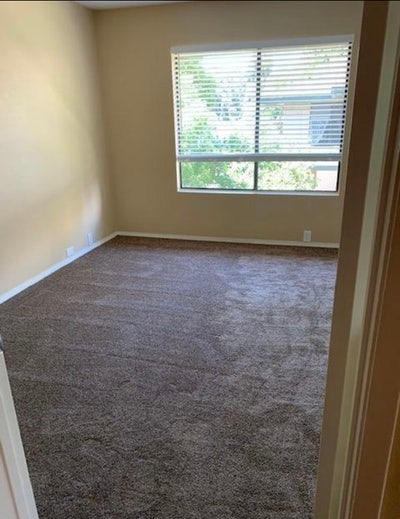 Looking for 3 roommates to fill 3 bedrooms Main Photo