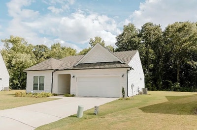 Spacious place in Fuquay-Varina Main Photo