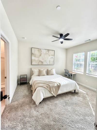 Newly Constructed Luxury Townhome! Modern, Cozy, & Main Photo