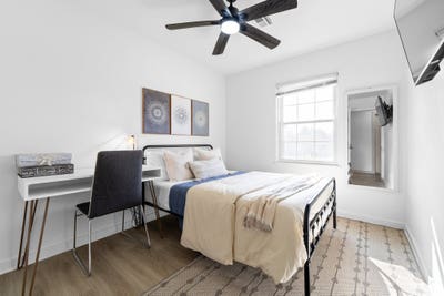 Cute Room Near IAH Airport | Quiet Stay WiFi Main Photo