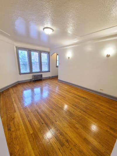 Large Remodeled 1 Bedroom 2Nd Floor Unit Main Photo