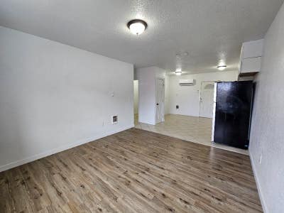 1 Bedroom 2nd Floor Apartment in Historic Downtown Main Photo