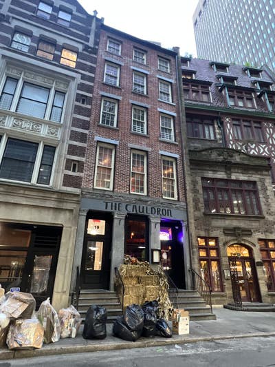 Affordable Cozy Room near Stone Street Main Photo