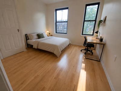 Sun-Filled Furnished Room – Spacious & Stylish Main Photo