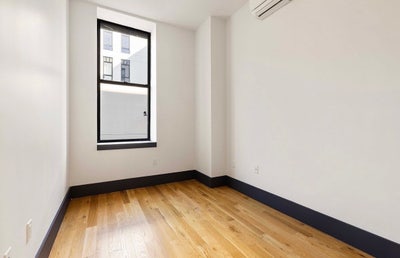 Room in Bushwick for rent, near Gates Ave, J train Main Photo