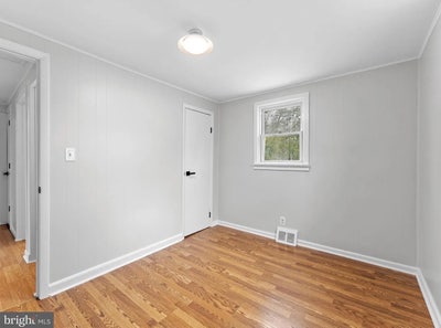 Small room for rent  Main Photo