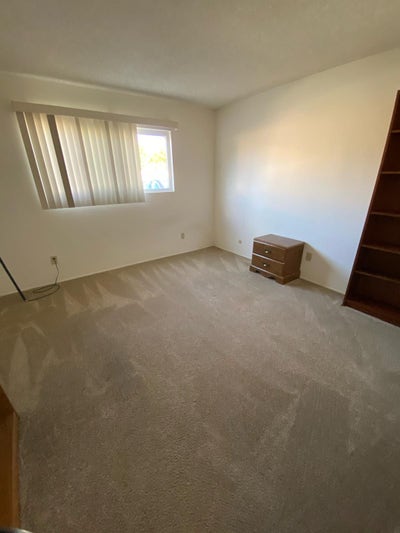 Looking for a roommate  Main Photo