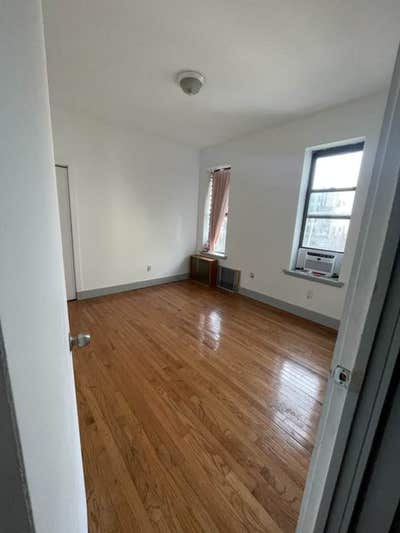 Greenpoint room  Main Photo