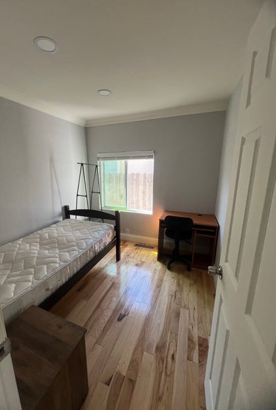 🏡 Furnished Rooms for Rent – Prime Location – Mov Main Photo
