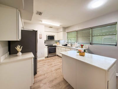 Great home in Clearwater !!! Close to everything , Main Photo