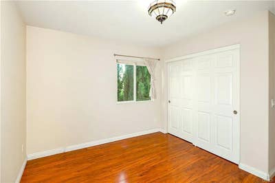 Bright bedroom w/ En-suite private bathroom  Main Photo