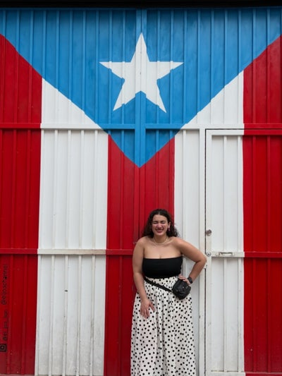 I am a professional female aged 24. I am look... Main Photo