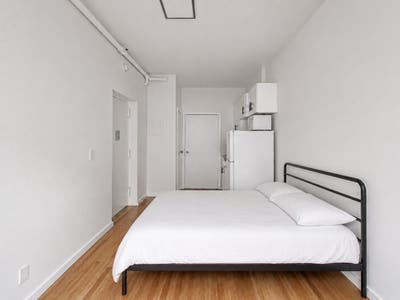 1 bed in Columbus Circle on a flexible lease Main Photo