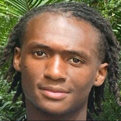 French student looking for room near COC (Aug Main Photo