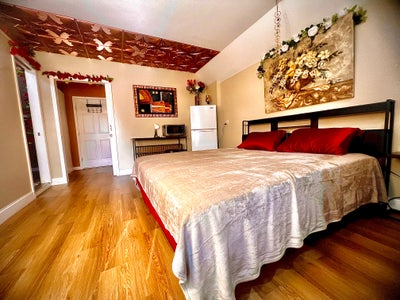 Gated HomeTheater:(King Suite) Near Airport  Main Photo
