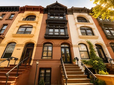 Room in 3 bed 1 bath in Prime Bedstuy Brownstone! Main Photo