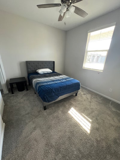 Looking for 1 more roommate  Main Photo