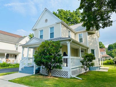Student Rental (Safeclean & Nice)  Main Photo
