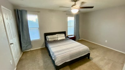 Large Bedroom on Southside of San Antonio! Main Photo