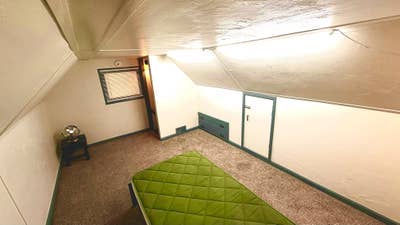 Upstairs B/R very private $1200 WiFi+utl included Main Photo