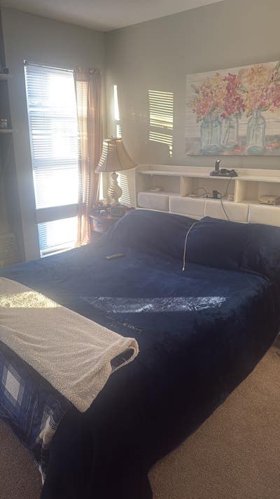 Two bedrooms, one bathroom Main Photo