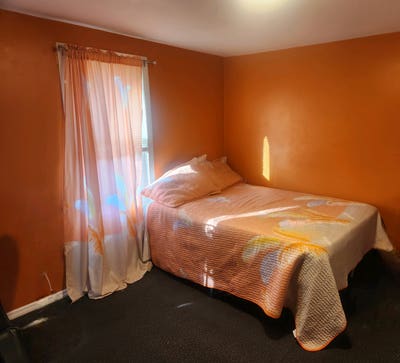 1 room Main Photo