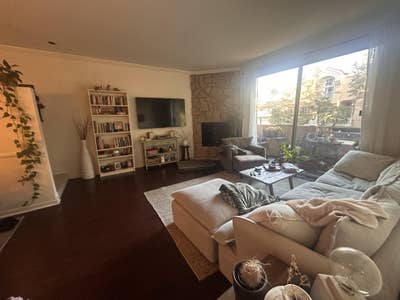 Room in Valley Village  Main Photo
