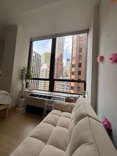 Extra Large room in Financial district  Main Photo