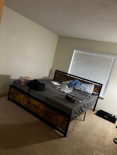 Looking for roommate to split rent with . Main Photo