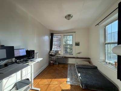 Room available in Long Island City 2bd/1 bth Main Photo